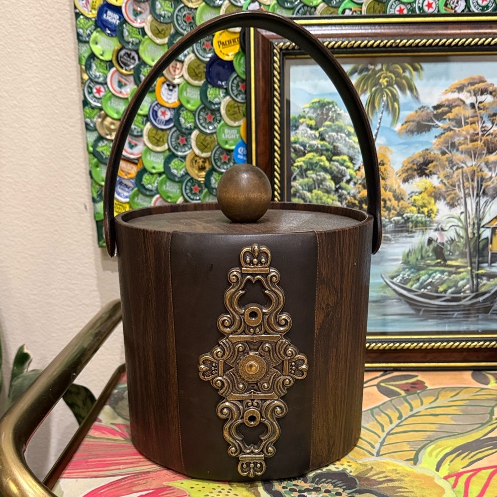 Vintage-Inspired Brown Ice Bucket with Brass Detailing